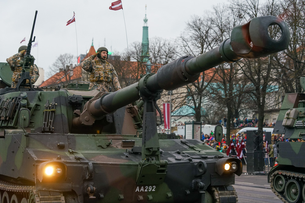 День независимости Латвии и военный парад