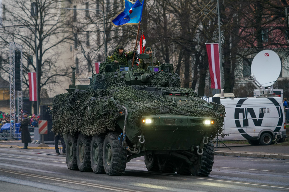 День независимости Латвии и военный парад