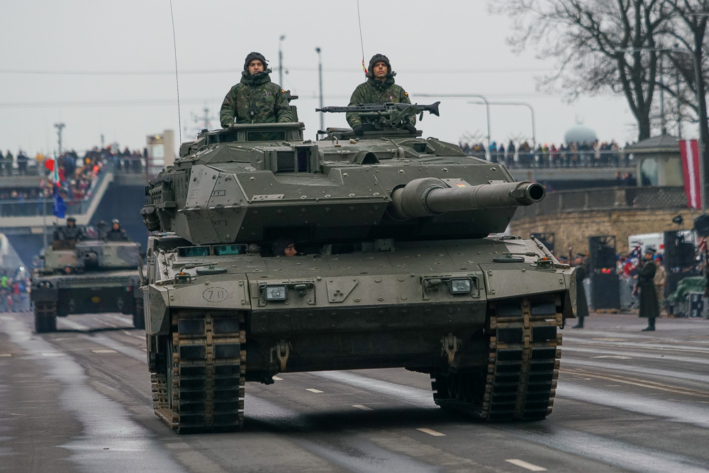 День независимости Латвии и военный парад