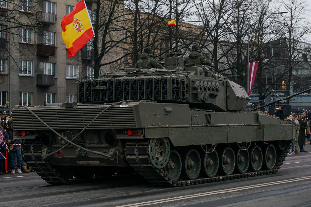 День независимости Латвии и военный парад