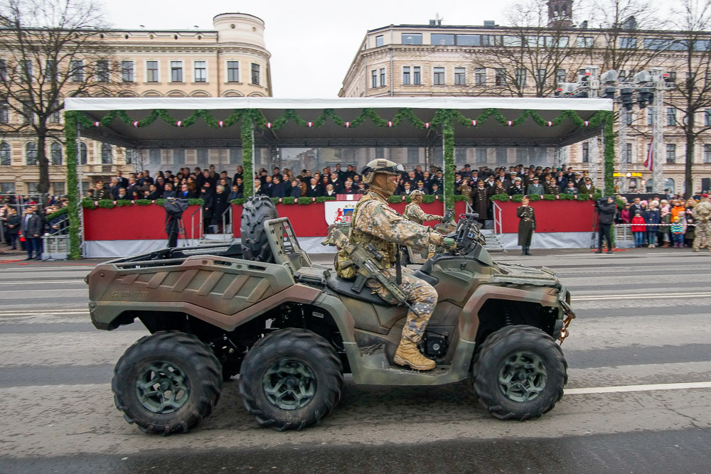 День независимости Латвии и военный парад