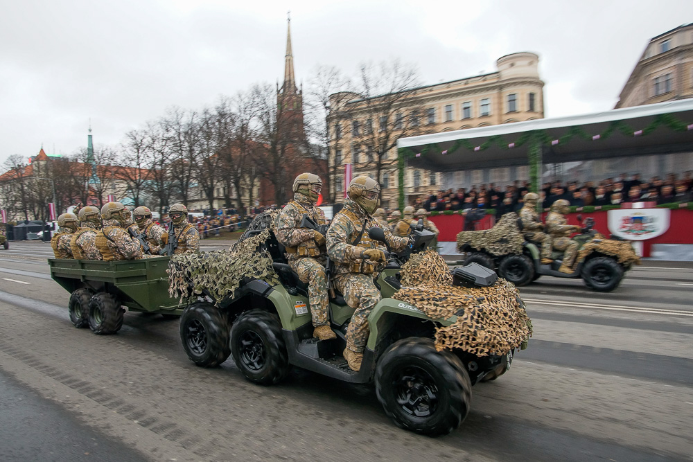 День независимости Латвии и военный парад