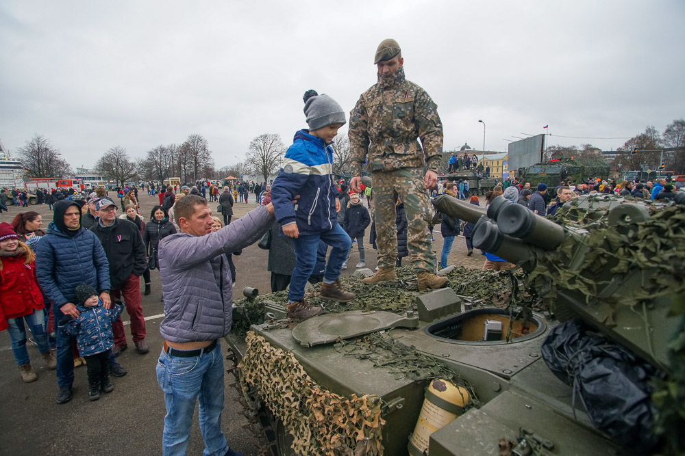 День независимости Латвии и военный парад