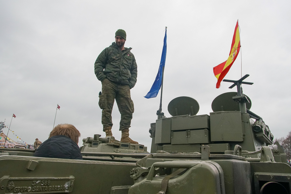 День независимости Латвии и военный парад