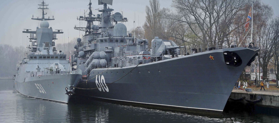 Боевые пловцы Балтийской ВМБ обследовали район базирования кораблей