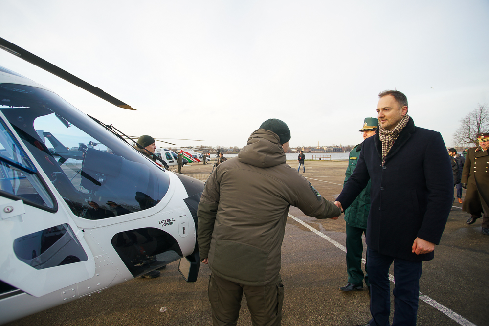 Новые вертолеты и катера для погранохраны