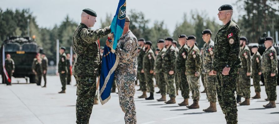 Состоялась церемония смены командира Боевой группы расширенного присутствия НАТО в Латвии