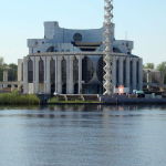 1280px-Theatre_Velikiy_Novgorod_1100x