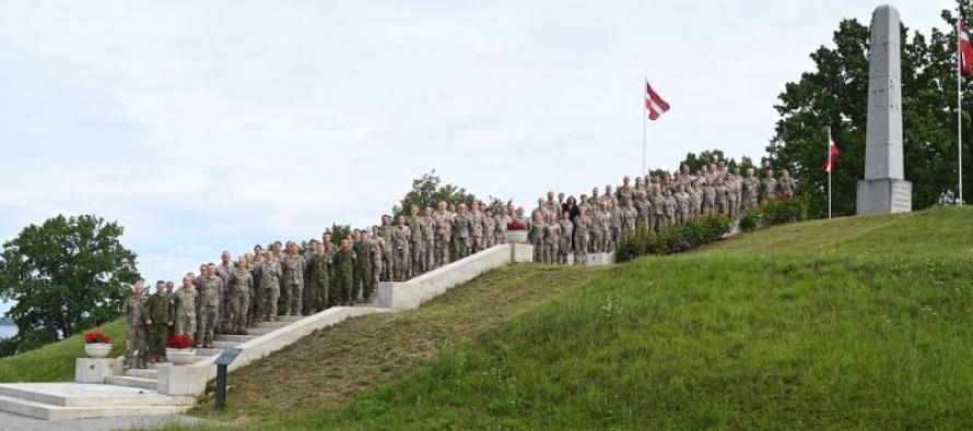 В Алуксне проходит обучение специалистов в области коммуникации Национальных вооружённых сил