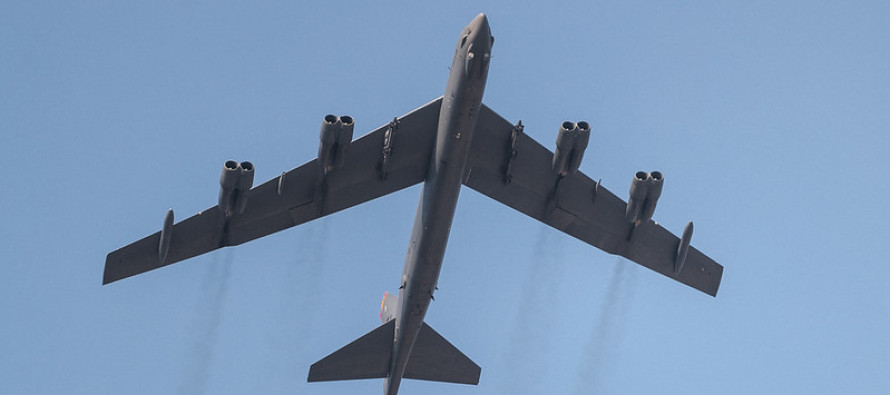 Стратегические бомбардировщики ВВС США в небе над Латвией
