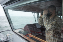 Латвийские морские силы ищут в море загрузочную трубу, оторвавшуюся от терминала в Бутинги