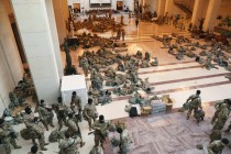 Пентагон разрешает войскам Национальной гвардии носить в Вашингтоне огнестрельное оружие