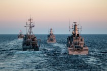 Совместные учения 1-й постоянной морской противоминной группы НАТО и Шведского ВМФ