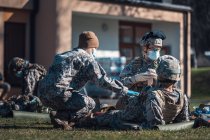 Латвийские земессарги и военнослужащие прошли обучение по оказанию медицинской помощи