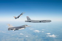 Стратегические бомбардировщики ВВС США пролетели над Европой