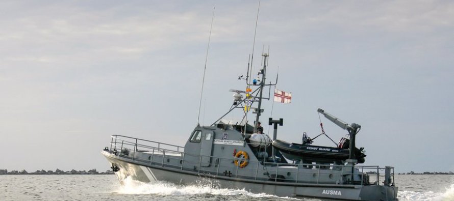 Латвийские морские силы спасли человека в море
