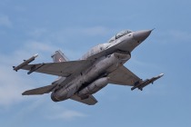 Польские истребители F-16 впервые участвуют в мисси НАТО по охране воздушного пространства над Исландией