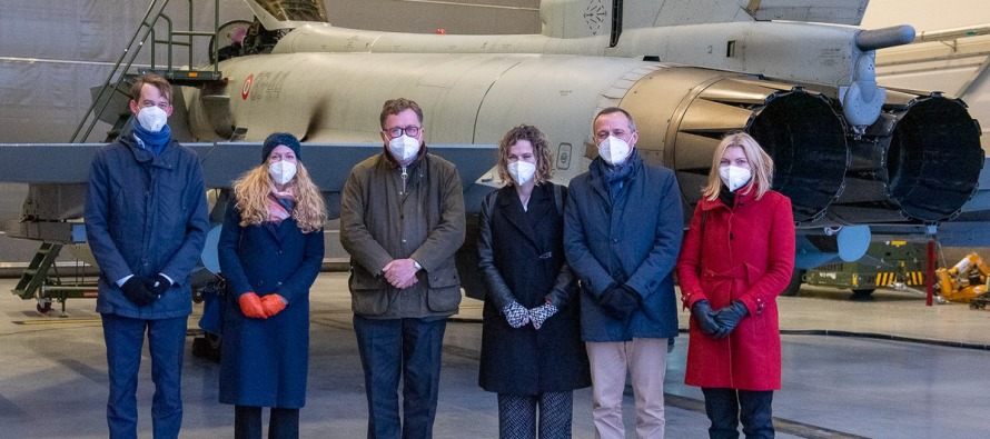Помощник Генерального секретаря НАТО Патрик Тернер посетил подразделение итальянских ВВС на авиабазе в Эмари