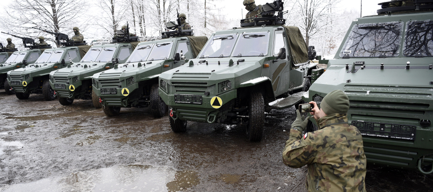 Новые разведывательные автомобили начинают службу в Польской армии