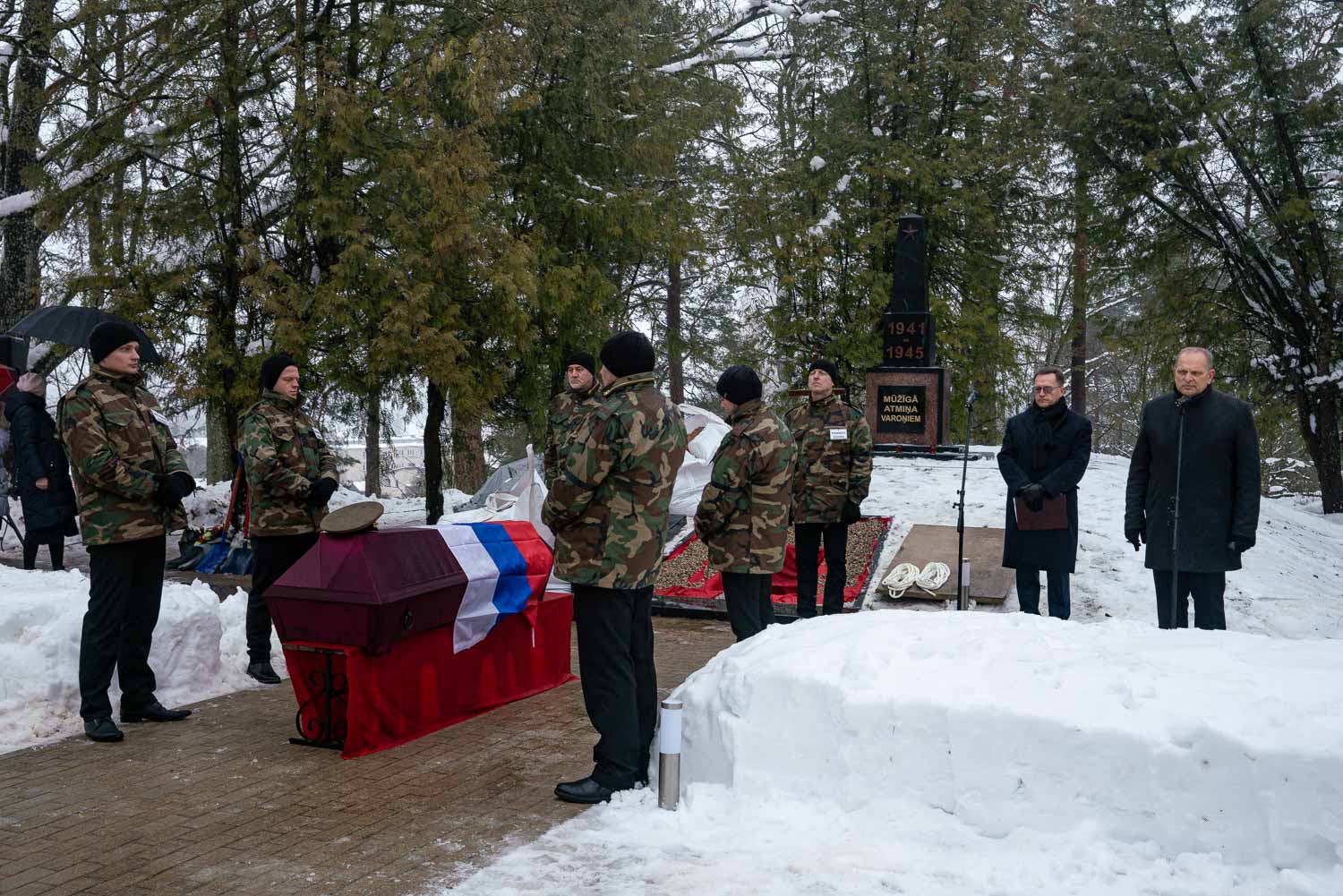 Генерала Якунина перезахоронили в Мадоне