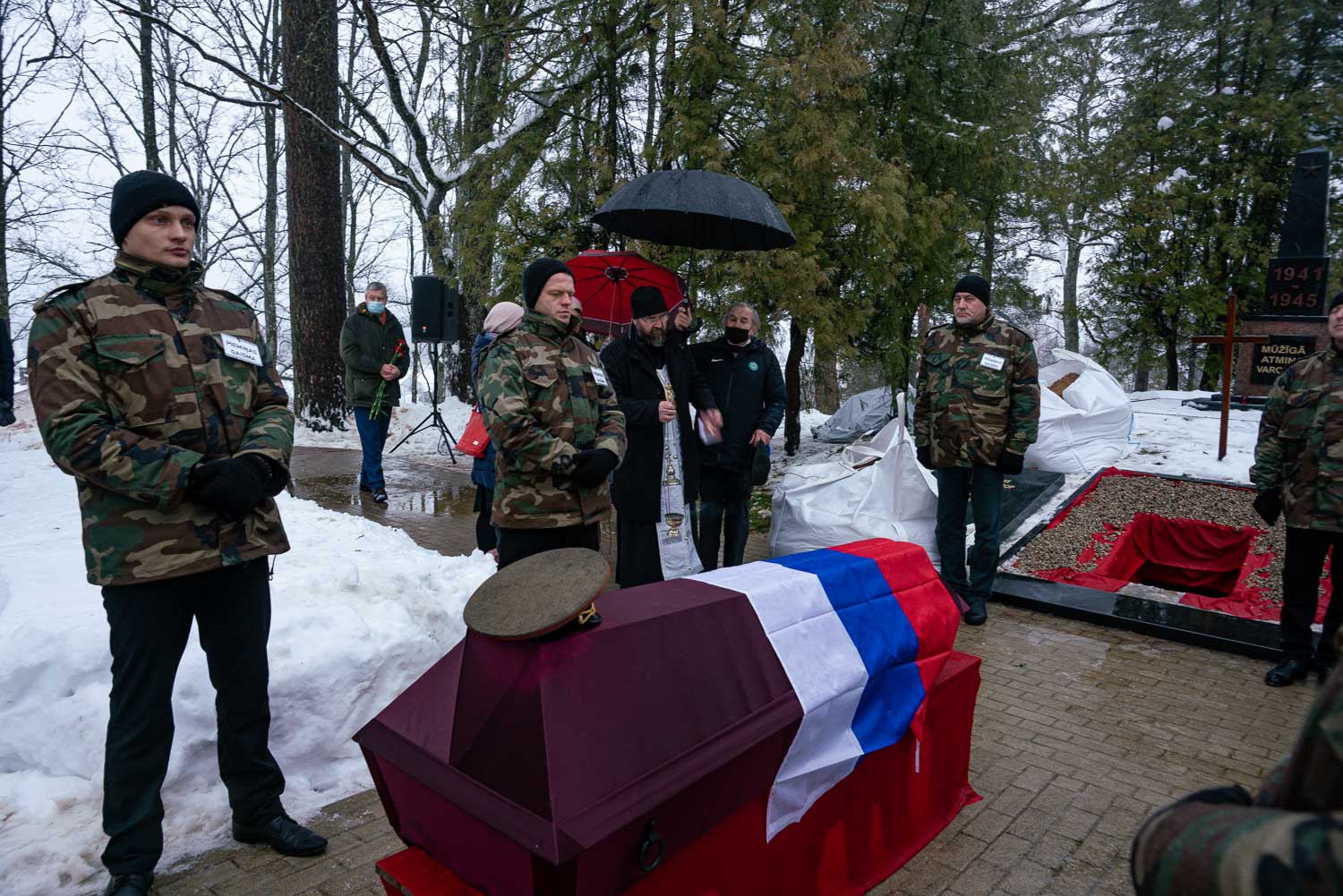 Генерала Якунина перезахоронили в Мадоне