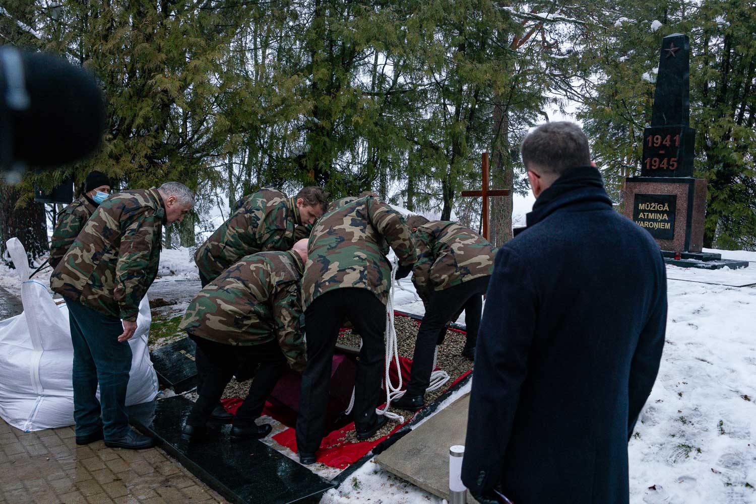 Генерала Якунина перезахоронили в Мадоне