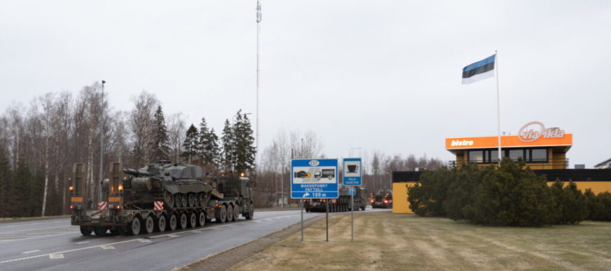 Британский военный конвой прибыл в Тампу с первой частью подкрепления для боевой группы НАТО