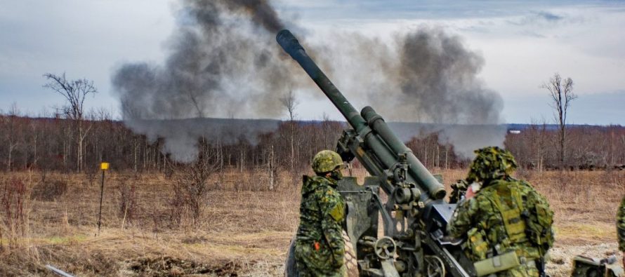 В Латвию прибывают военнослужащие артиллерийского подразделения Канадских вооружённых сил