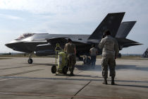 Американские истребители F-35 вместе с союзниками проводят операции по охране воздушного пространства в странах Балтии