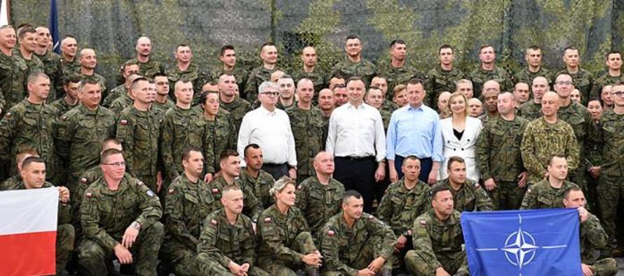 Президент Республики Польша Анджей Дуда и министр обороны Польши Мариуш Блащак посетили Адажскую базу